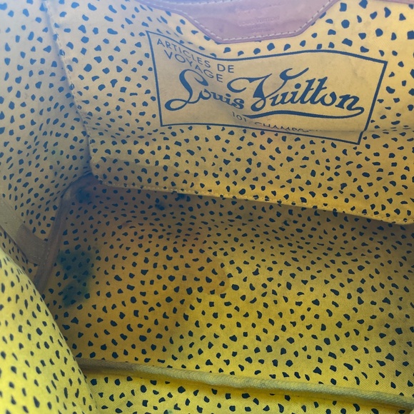 Louis Vuitton tote - Picture 2 of 3